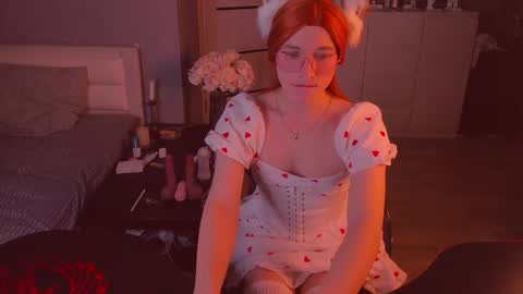 Snapshot of foxy_jpg chatting on October 2025 09:53:02 PM Sue online show from October 2025 09:53:02 PM