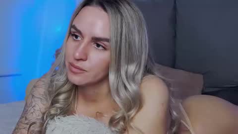 Snapshot of foxy_kimmi chatting on November 2025 07:21:02 AM Foxy Kimmi online show from November 2025 07:21:02 AM