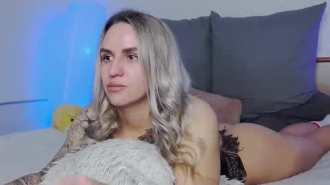 Snapshot of foxy_kimmi chatting on December 2025 06:41:01 AM Foxy Kimmi online show from December 2025 06:41:01 AM