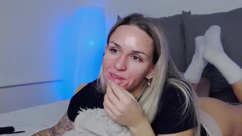 Foxy Kimmi online show from December 2025 06:41:02 AM