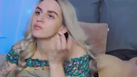 Foxy Kimmi online show from March 2026 06:30:02 AM