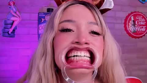 Snapshot of foxy_rhenna chatting on December 2025 02:56:02 PM Miss Rhenna online show from December 2025 02:56:02 PM