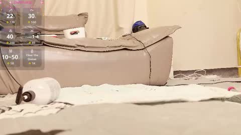 yiyi online show from April 2026 11:58:01 AM