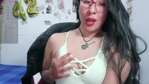 Snapshot of foxymalish chatting on June 2026 06:29:02 AM Malishka online show from June 2026 06:29:02 AM