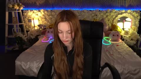 Snapshot of foxymayy chatting on May 2026 01:05:01 PM Maya online show from May 2026 01:05:01 PM