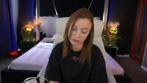 Snapshot of foxymayy chatting on June 2026 01:03:01 PM Maya online show from June 2026 01:03:01 PM