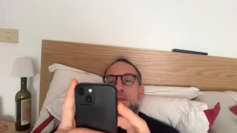 fra___ online show from November 2025 02:06:02 PM