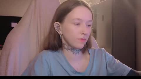 fran_bow online show from February 2026 08:13:02 PM