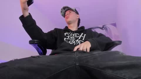 Fran online show from December 2025 04:28:02 AM