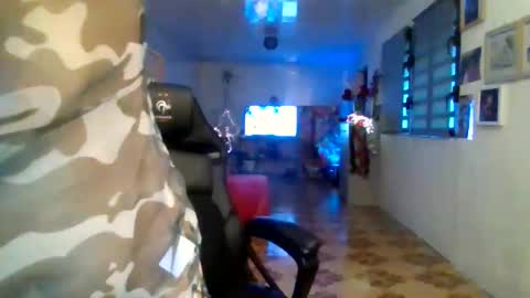 Snapshot of francelune chatting on December 2025 02:48:01 PM francelune online show from December 2025 02:48:01 PM