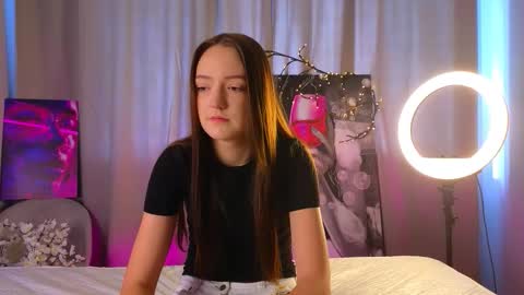 Snapshot of francessmason chatting on February 2026 07:42:02 AM Marybrown eye Katy gray eye online show from February 2026 07:42:02 AM