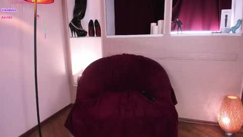 Frances York online show from November 2025 04:33:02 AM