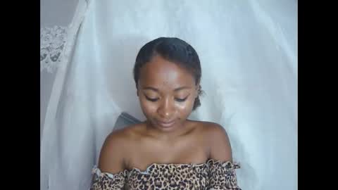 Snapshot of francine925426 chatting on December 2025 10:31:01 AM francine925426 online show from December 2025 10:31:01 AM