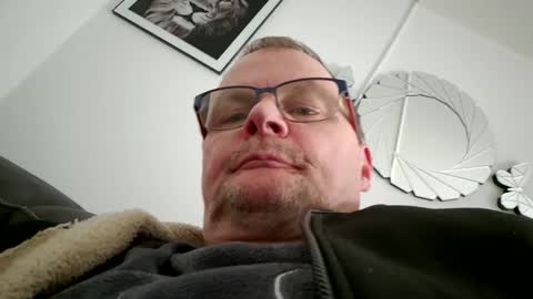 Snapshot of franciscomalin chatting on January 2025 01:36:02 PM franciscomalin online show from January 2025 01:36:02 PM