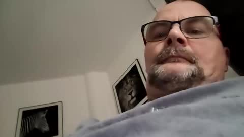 Snapshot of franciscomalin chatting on November 2025 08:42:01 AM franciscomalin online show from November 2025 08:42:01 AM