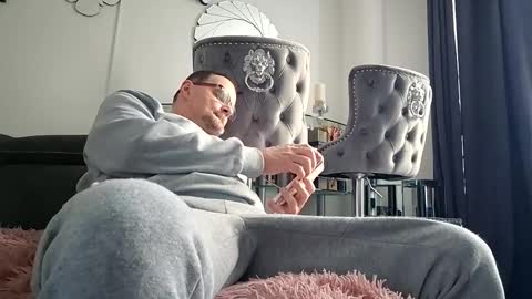 franciscomalin online show from February 2026 09:45:01 AM