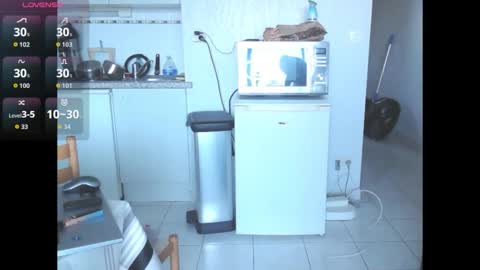 Snapshot of francky34300 chatting on October 2025 11:07:01 AM yogapants online show from October 2025 11:07:01 AM