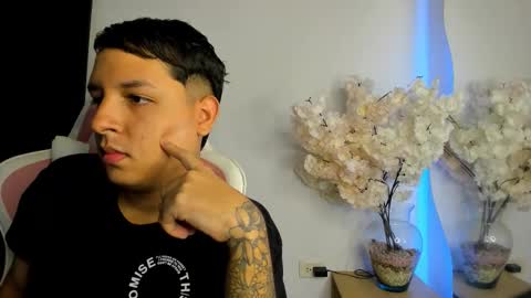 Castiglioni online show from November 2025 03:18:02 AM