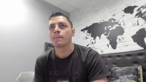 Frank online show from December 2025 07:09:01 PM