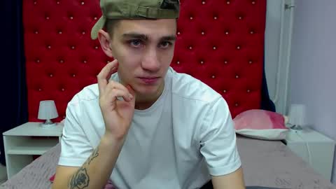 Snapshot of frank_mooree chatting on October 2025 05:09:02 AM Frank online show from October 2025 05:09:02 AM