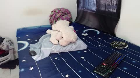 Frank online show from October 2025 08:33:02 PM