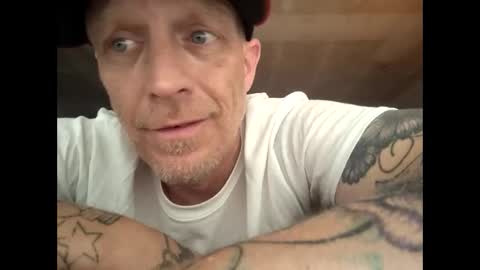 Famous Blue Eyes online show from April 2026 01:49:02 PM