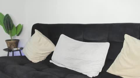 Snapshot of frankmyles01 chatting on November 2025 10:10:01 PM frank online show from November 2025 10:10:01 PM