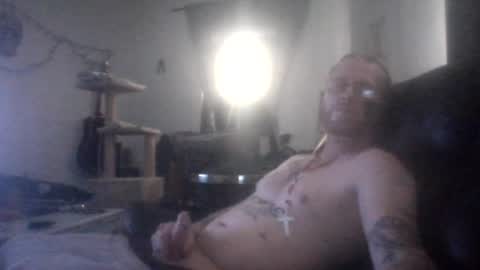 Snapshot of frankyb0yforeal chatting on July 2026 12:44:01 PM frankyb0yforeal online show from July 2026 12:44:01 PM