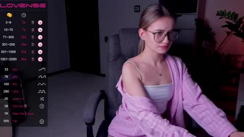 Snapshot of frannpalmer chatting on February 2025 07:30:01 PM Frann online show from February 2025 07:30:01 PM