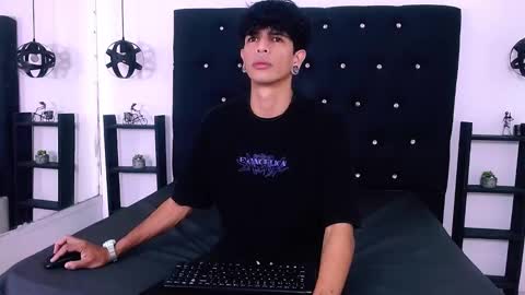 Snapshot of franvill_trato chatting on November 2025 12:16:01 PM Franvill trato online show from November 2025 12:16:01 PM