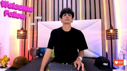 Snapshot of franvill_trato chatting on November 2025 07:17:01 PM Franvill trato online show from November 2025 07:17:01 PM