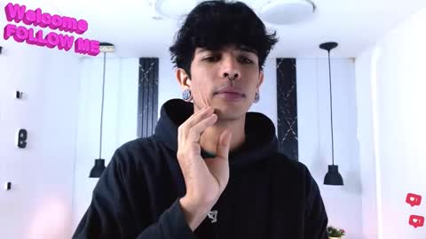 Snapshot of franvill_trato chatting on December 2025 07:09:01 PM Franvill trato online show from December 2025 07:09:01 PM