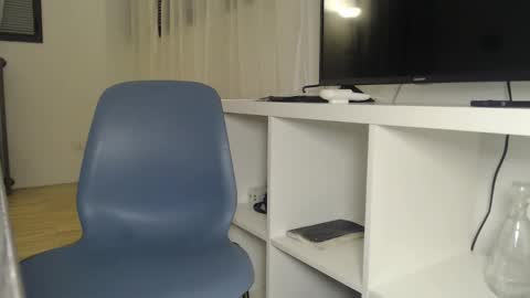 francescosal online show from December 2025 05:20:01 PM