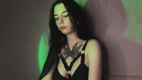 Snapshot of frau_basted chatting on January 2025 09:22:01 PM mistress Bastet and  mintcola online show from January 2025 09:22:01 PM