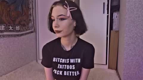 Snapshot of frau_basted chatting on October 2025 09:15:02 PM mistress Bastet and  mintcola online show from October 2025 09:15:02 PM