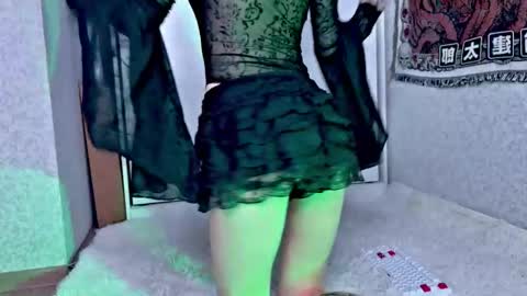 Snapshot of frau_basted chatting on October 2025 06:14:02 AM mistress Bastet and  mintcola online show from October 2025 06:14:02 AM