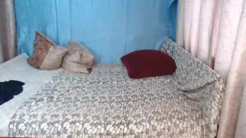 frau_becky online show from November 2025 07:41:02 AM