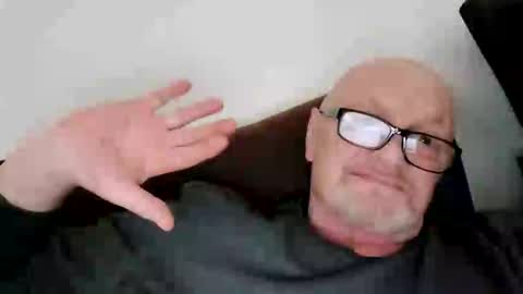 Snapshot of frauenfeind1 chatting on February 2026 09:43:01 AM Wolfi online show from February 2026 09:43:01 AM