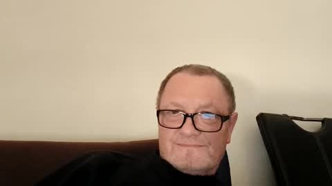 Snapshot of frauenfeind1 chatting on April 2026 06:11:01 AM Wolfi online show from April 2026 06:11:01 AM