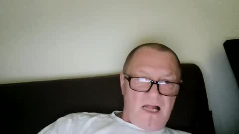 Snapshot of frauenfeind1 chatting on May 2026 09:04:01 AM Wolfi online show from May 2026 09:04:01 AM