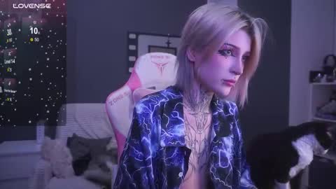 Snapshot of fraulein_mooon chatting on February 2026 05:45:01 AM Asya UwU online show from February 2026 05:45:01 AM