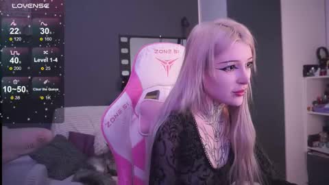 Snapshot of fraulein_mooon chatting on February 2026 05:22:02 PM Asya UwU online show from February 2026 05:22:02 PM