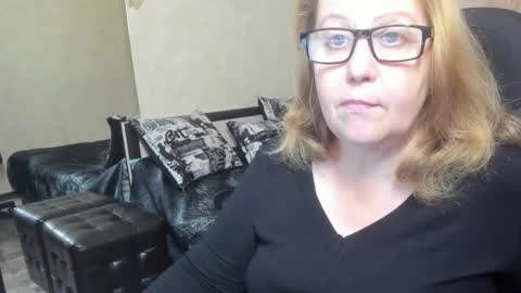 FrauMartha online show from November 2025 12:37:02 PM