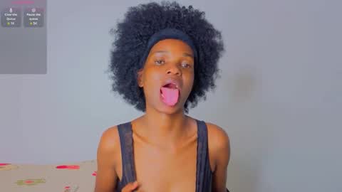 Nessa-Independent model online show from November 2025 06:14:01 PM