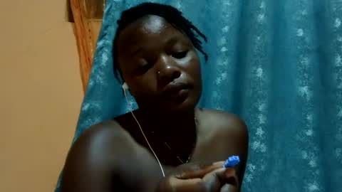 Snapshot of freaky_dolly chatting on January 2025 06:31:01 PM freaky_dolly online show from January 2025 06:31:01 PM