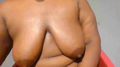 Snapshot of freaky_slut5 chatting on November 2025 12:05:02 PM freaky slut5 online show from November 2025 12:05:02 PM