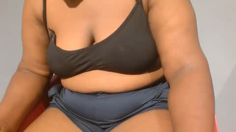 Snapshot of freaky_slut5 chatting on November 2025 04:23:02 AM freaky slut5 online show from November 2025 04:23:02 AM