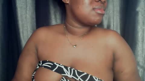 Snapshot of freaky_slut5 chatting on March 2026 04:18:01 AM freaky slut5 online show from March 2026 04:18:01 AM