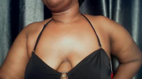 Snapshot of freaky_slut5 chatting on March 2026 04:38:02 AM freaky slut5 online show from March 2026 04:38:02 AM