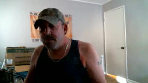 Snapshot of freakybidude420 chatting on December 2025 02:33:01 PM FreakyBiDude420 online show from December 2025 02:33:01 PM